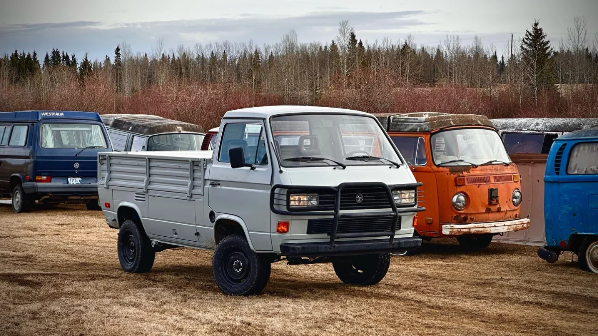 Syncro Doka with a lineup of buses