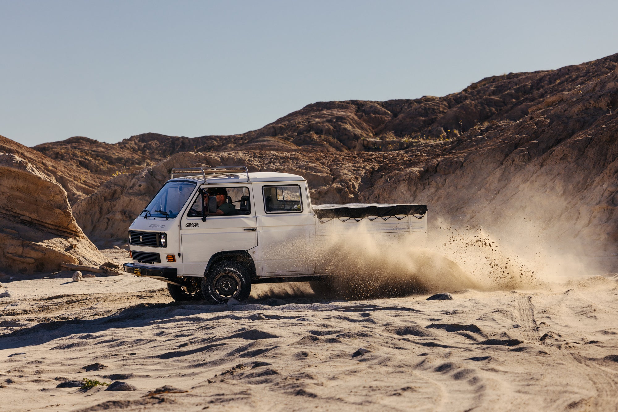 VW T3 Doka Syncro throwing sand